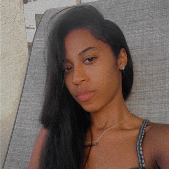 Meet your Posher, Niya - Picture 1 of 1